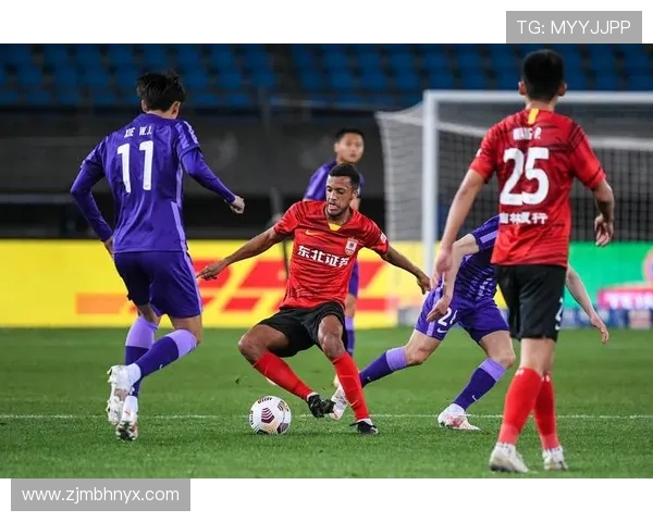 浙江队全力迎战长春亚泰双方鏖战激烈争夺三分焦点之战