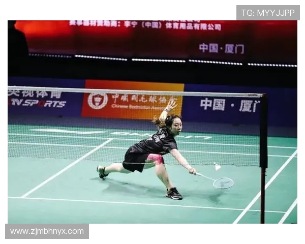 上海羽毛球队在锦标赛中以60分稳居积分榜首位展现强劲实力