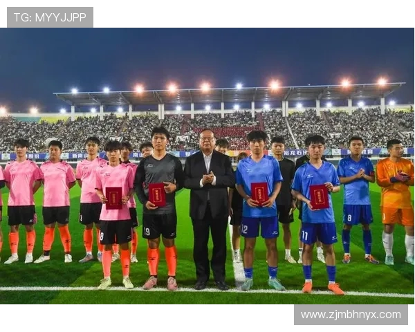 足球盛宴：深入解析上海足球队的团队协作与战术配合